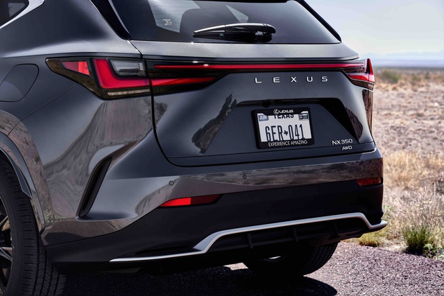 Ra mắt Lexus NX 2022: Nhìn qua dễ nhầm thành Porsche Macan, thêm 4 màn hình khổng lồ, đáp trả Mercedes-Benz GLC - Ảnh 3.