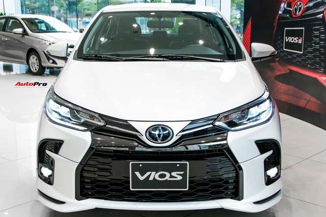 Toyota Vios chật vật giành lại ngôi vua phân khúc sedan hạng B - Khi giá trị cốt lõi dần mất sức hút trong mắt khách Việt