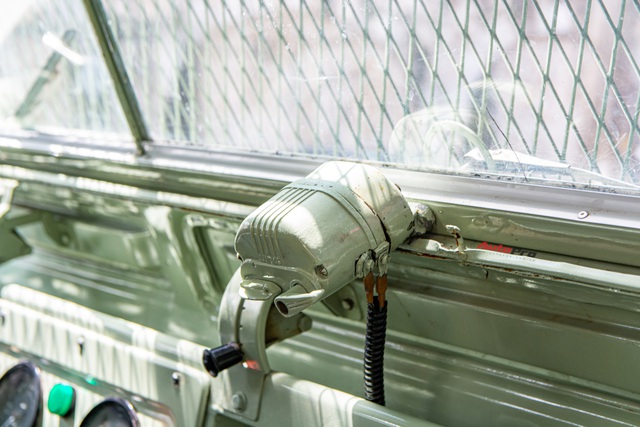 Dân chơi Hà Nội hồi sinh Land Rover Series II 60 tuổi độc nhất Việt Nam: Đơn sơ nhưng một chi tiết gây tò mò - Ảnh 12. Dân chơi Hà Nội hồi sinh Land Rover Series II 60 tuổi độc nhất Việt Nam: Đơn sơ nhưng một chi tiết gây tò mò - Ảnh 12.