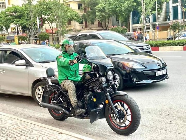 Nổi tiếng vì chạy xe phân khối lớn ship hàng, biker lên tiếng: ‘Chạy vì đam mê, không có gì sai cả’ - Ảnh 3.