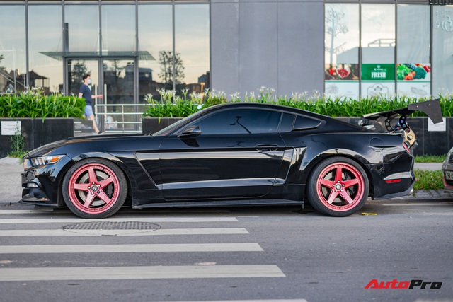 Bắt gặp Ford Mustang GT độ độc của dân chơi Hà Thành: Công suất mạnh hơn cả Lamborghini Aventador - Ảnh 4. Bắt gặp Ford Mustang GT độ độc của dân chơi Hà Thành: Công suất mạnh hơn cả Lamborghini Aventador - Ảnh 4.