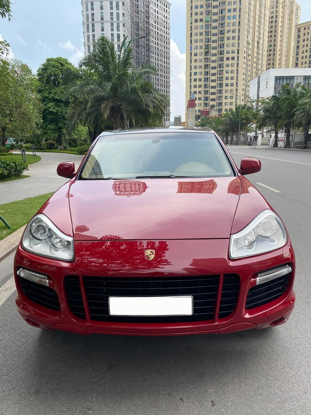 Không đủ kinh tế nuôi xe, đại gia bán Porsche Cayenne GTS giá 1,1 tỷ dù đã tốn 700 triệu để dọn lại như mới - Ảnh 1.