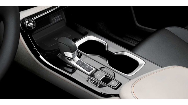 Lexus NX thế hệ mới liên tục nhá hàng: Đèn hậu LED chạy dài như Porsche Macan và màn hình khổng lồ là điểm nhấn - Ảnh 7.