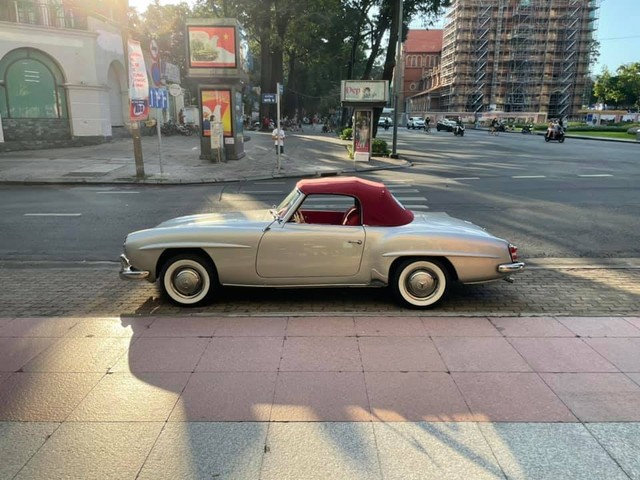 Thêm hàng cổ Mercedes-Benz 190SL xuất hiện tại Sài Gòn, phần mui xếp và bộ mâm là chi tiết gây nghi ngờ - Ảnh 3.