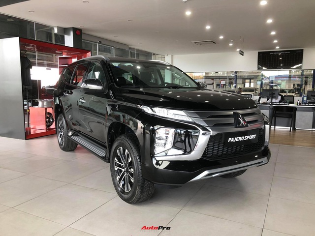 Mitsubishi Pajero Sport giảm kỷ lục 150 triệu đồng tại đại lý - Lựa chọn giá hời trước Toyota Fortuner và Ford Everest - Ảnh 1.