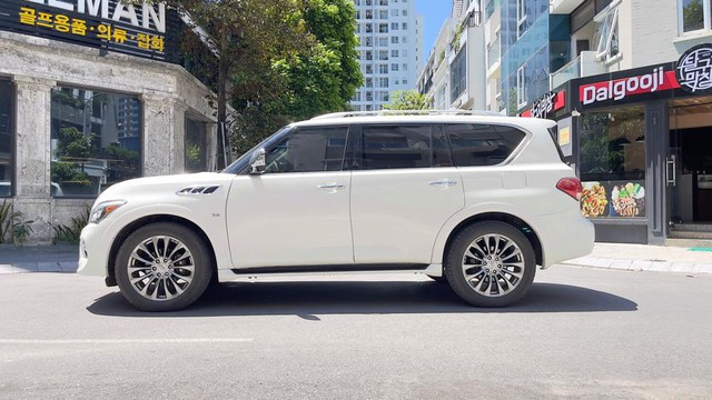 Sau 6 năm, khủng long Nhật Bản Infiniti QX80 vẫn giữ giá đắt ngang Volvo XC90 đập hộp - Ảnh 2.