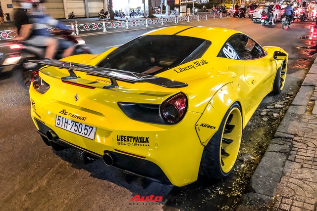Ferrari 488 GTB độ Liberty Walk độc nhất Việt Nam của doanh nhân kinh doanh online tiếp tục thay áo - Ảnh 7. Ferrari 488 GTB độ Liberty Walk độc nhất Việt Nam của doanh nhân kinh doanh online tiếp tục thay áo - Ảnh 7.