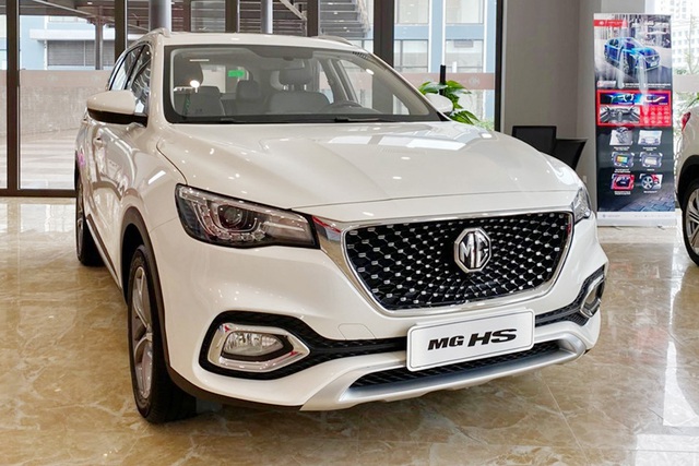 MG HS giảm giá sốc gần 200 triệu trong thời gian ngắn, cạnh tranh Honda CR-V với giá ngang HR-V - Ảnh 1.