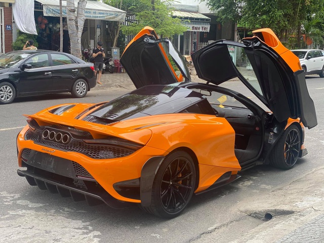 Đại gia Kiên Giang chơi xe sang biển tứ quý chi tiền tỷ tậu thêm McLaren 765LT - Ảnh 7.