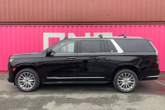 Khủng long Cadillac Escalade 2021 đầu tiên cập bến Việt Nam: Giá khoảng 8 tỷ đồng, động cơ mới siêu tiết kiệm, dành cho đại gia không thích Lexus LX 570 - Ảnh 2.