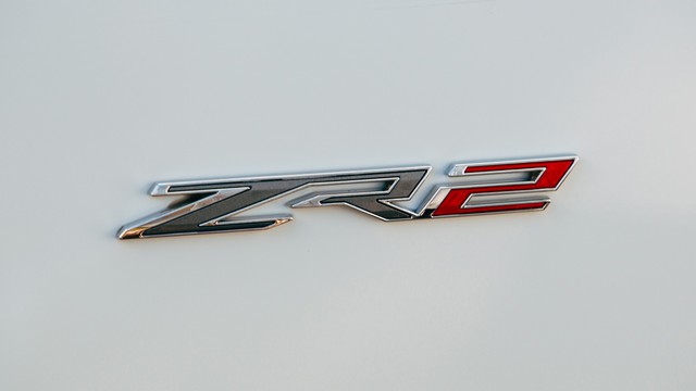 Lộ diện Chevrolet Silverado ZR2 - Áp lực của Ford F-150 Raptor - Ảnh 2.
