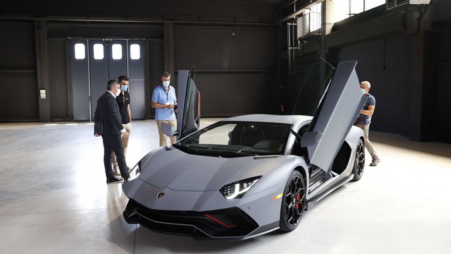 Hé lộ thông tin hậu duệ, Lamborghini Aventador Ultimae bỗng trở thành hàng hot với số lượng giới hạn 600 chiếc - Ảnh 1.