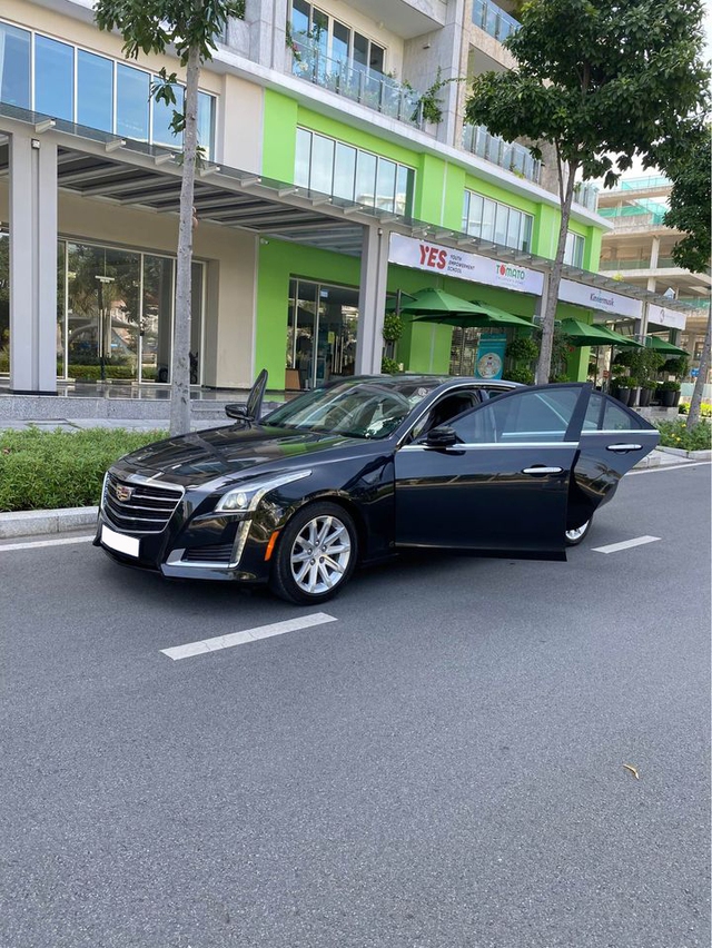 Chạy lướt 18.000km, hàng hiếm Cadillac CTS hạ giá chỉ 1,7 tỷ đồng - Ảnh 5.