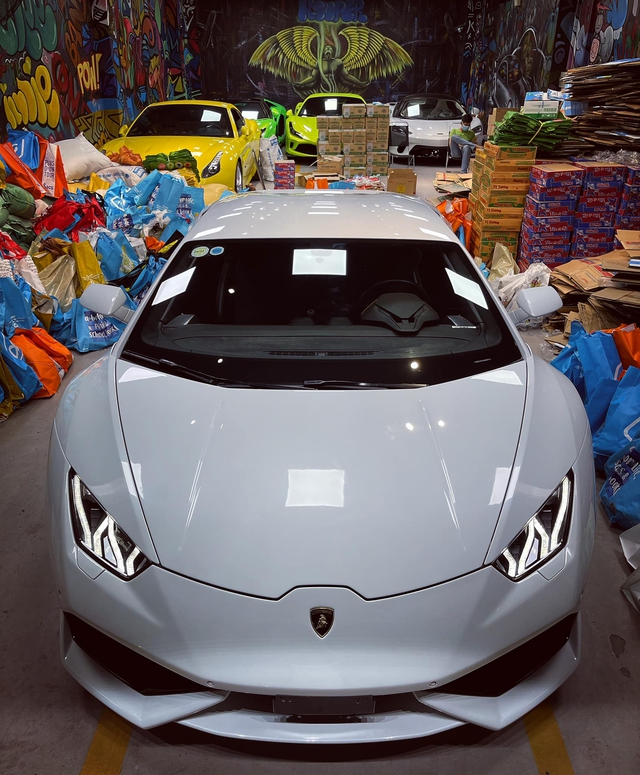 Lamborghini Huracan độc nhất Việt Nam xuất hiện trong “tạp hoá” ngổn ngang  mì gói nhưng đây mới là sự thật phía sau | Car Việt Nam - Kênh thông tin về