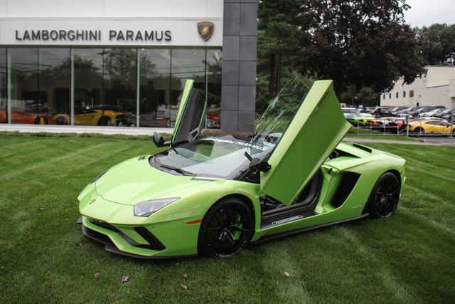 Rộ tin cặp đôi Lamborghini Aventador mới cập bến Việt Nam: Một chiếc hàng hiếm, một chiếc màu độc - Ảnh 5.