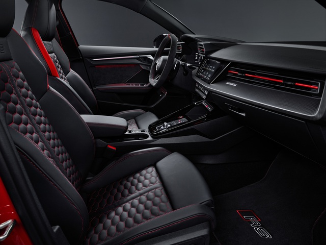 Ra mắt Audi RS3 thế hệ mới: Yếu hơn nhưng nhanh hơn Mercedes-AMG A45 S - Ảnh 7.