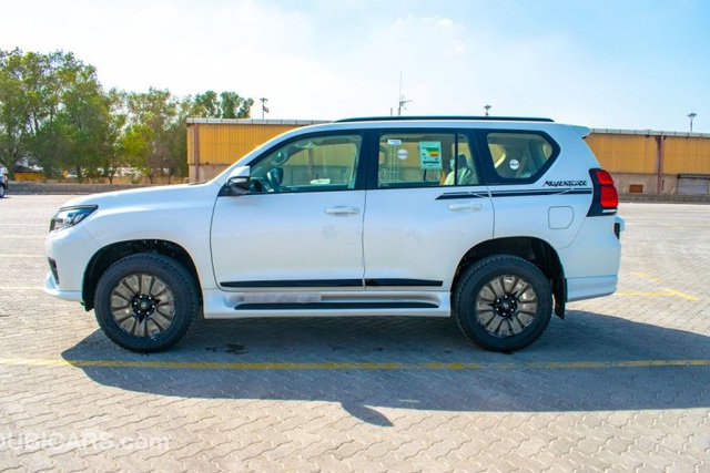 Toyota Land Cruiser Prado 2021 nhập Trung Đông chào hàng nhà giàu Việt với giá hơn 4 tỷ đồng: Động cơ khủng, nhiều đồ chơi - Ảnh 5.