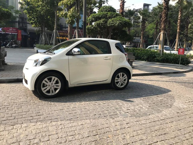 Khoe xe độc nhất Việt Nam, dân chơi bán Toyota IQ 8 năm giá 1,3 tỷ đồng - Ảnh 5.