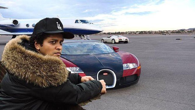 A series of luxury cars of singer Bruno Mars - Photo 1.