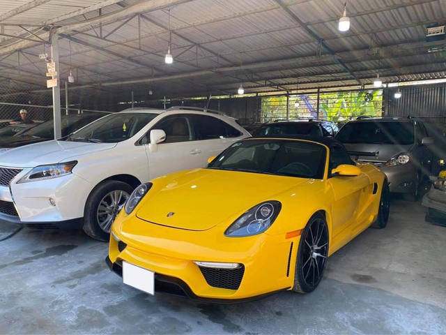 Sự thật phía sau chiếc Porsche Boxster 2018 có giá bán lại chỉ 1,7 tỷ đồng - Ảnh 1.