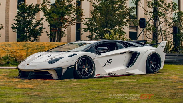 Lamborghini Aventador Liberty Walk đắt nhất thế giới: Gói độ ngang tiền siêu xe thể hiện độ chơi hết nấc của đại gia