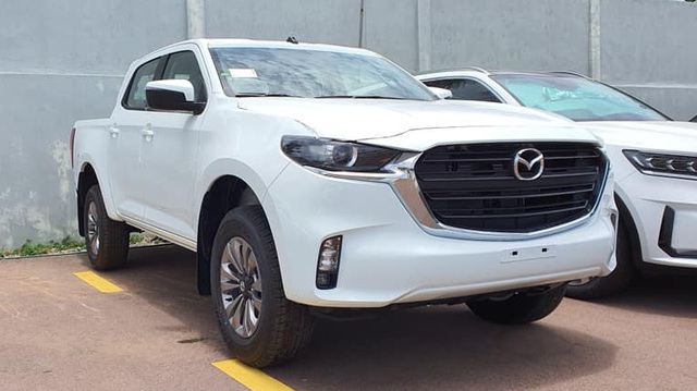 Đại lý tiết lộ trang bị 4 phiên bản Mazda BT-50 2021 sắp ra mắt: Nhiều cải tiến nhưng có một chi tiết quan trọng ‘cải lùi’ - Ảnh 1.