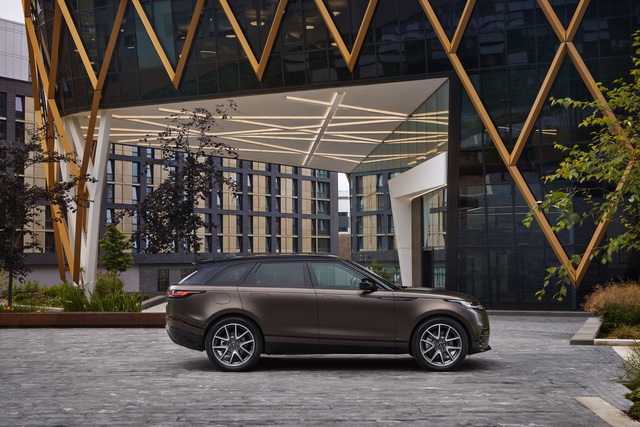 Ra mắt Range Rover Velar 2022: Thêm tiện nghi nội thất, có phiên bản đặc biệt dành cho người thích vàng - Ảnh 3.