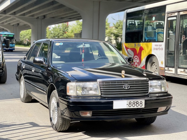 [Kinh điển giữ giá] Chủ tịch Toyota Crown có giá 1,4 tỷ đồng dù đã chạy 400.000km sau 25 năm tuổi  - Ảnh 5.