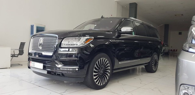 Lincoln Navigator bán lại sau 24.000km: Ngập tràn công nghệ nhưng vẫn rẻ hơn Lexus LX 570 cả tỷ đồng - Ảnh 1.