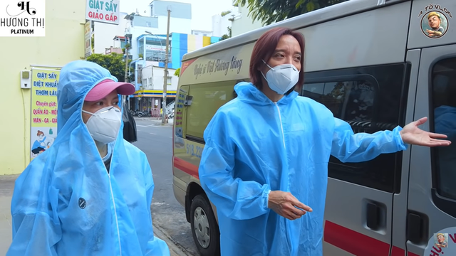 Vợ chồng Việt Hương mua chiếc xe thứ 4 chở bình oxy giúp bà con mùa dịch, nói ra điều xúc động - Ảnh 2.