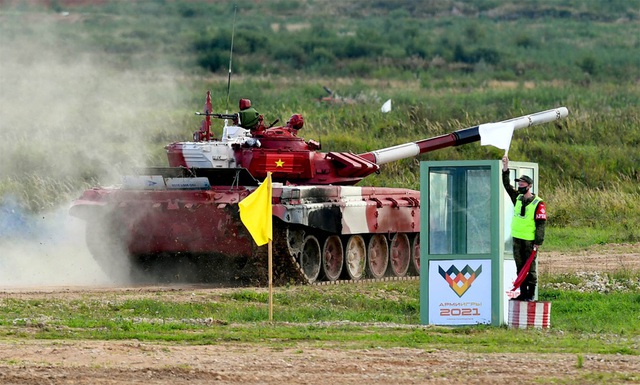 Tank Biathlon 2021: Đội xe tăng Việt Nam bứt phá, gây bất ngờ lớn - Ảnh 2.