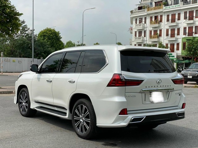 Bán Lexus LX 570 Super Sport sau chỉ 9.000km, chủ xe công khai chịu lỗ hơn 2 tỷ đồng khiến CĐM không khỏi bất ngờ - Ảnh 4.