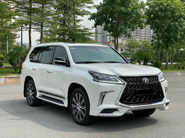 Bán Lexus LX 570 Super Sport sau chỉ 9.000km, chủ xe công khai chịu lỗ hơn 2 tỷ đồng khiến CĐM không khỏi bất ngờ - Ảnh 1.