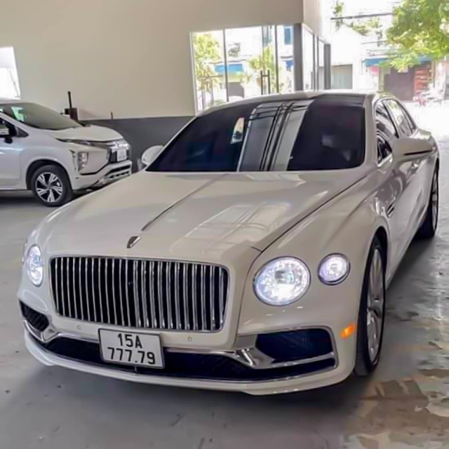 Đại gia Hải Phòng tậu Bentley Flying Spur V8 màu trắng độc nhất Việt Nam, sở hữu biển số tứ quý kết hợp thần tài lớn - Ảnh 1.