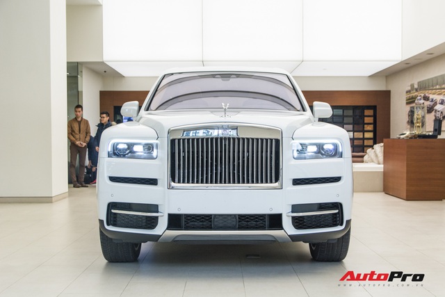 Rolls-Royce công bố phí bảo dưỡng tại Việt Nam: 1 lần/năm, mất một chiếc Kia Morning - Ảnh 1.