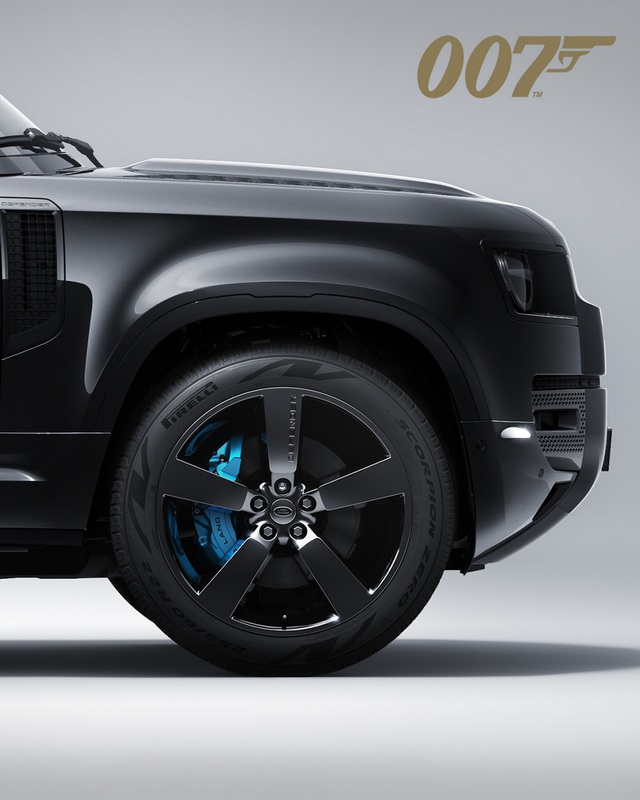 Land Rover Defender V8 Bond Edition - SUV việt dã hạng sang cho fan cuồng điệp viên 007 - Ảnh 3.