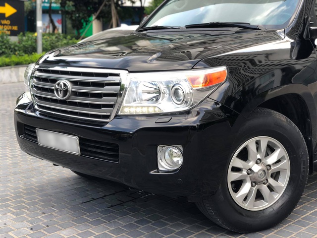 Sau 120.000km, Toyota Land Cruiser bán lại vẫn đắt hơn Mercedes-Benz GLC 300 đập hộp - Ảnh 2.