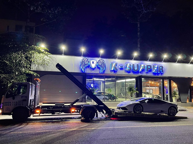 Chủ showroom tiết lộ bất ngờ về cuộc mua bán Lamborghini gần 15 tỷ với chàng trai 23 tuổi: Chốt mua sau 1 cuộc gọi, hôm sau đã chuyển đủ tiền - Ảnh 2.