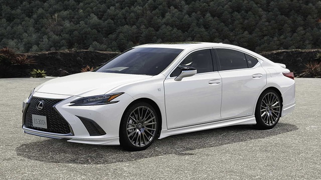 Lexus ES phiên bản mới được hẳn đội đua làm lại là lời đáp trả cho những ai chê dòng xe lái nhàm chán