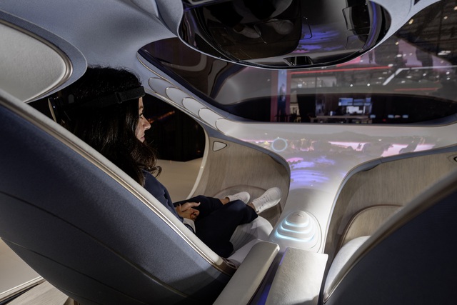 Mercedes-Benz giới thiệu ô tô đọc sóng não: Chủ xe tương lai đổi bài hát chỉ cần ngồi yên nghĩ trong đầu như giáo sư X - Ảnh 3.