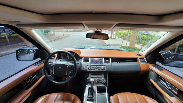Chạy gần 100.000km, Range Rover Sport màu lạ xuống giá rẻ hơn cả Hyundai Santa Fe - Ảnh 4.
