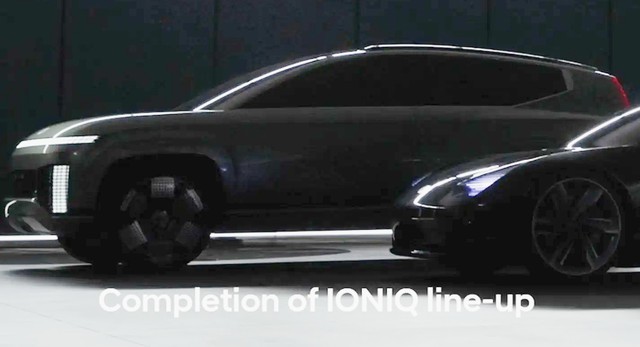 SUV đầu bảng mới của Hyundai lần đầu lộ diện: Trần cong, kính chắn gió nghiêng - Ảnh 2.