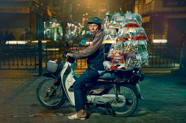 Xe máy Việt Nam quá đỉnh: Chuyện cô đồng nát cao 3 mét bẻ đôi khiến ông Tây thót tim - Ảnh 3.