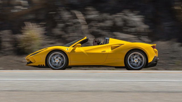 Thêm Ferrari F8 Spider về Việt Nam với màu sơn dễ gây lú với chiếc đầu tiên - Ảnh 5.