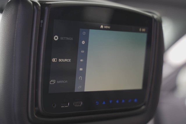 Ford Explorer 2022 ồ ạt về đại lý: Giao xe trong tháng 2, nhiều đại lý hét giá bia kèm lạc 300 triệu đồng - Ảnh 11. Ford Explorer 2022 ồ ạt về đại lý: Giao xe trong tháng 2, nhiều đại lý hét giá bia kèm lạc 300 triệu đồng - Ảnh 11.