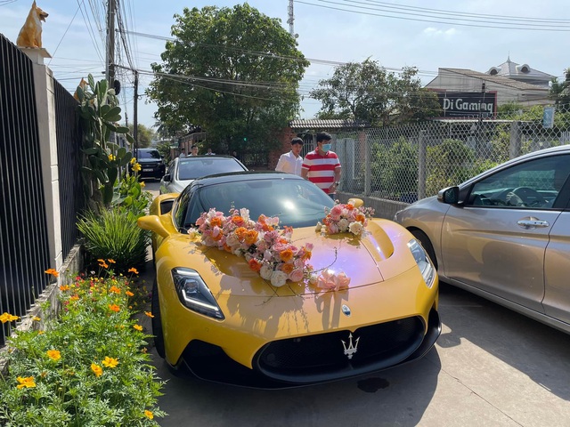 Đại gia Tây Ninh mang siêu xe Maserati MC20 độc nhất Việt Nam làm xe hoa - Ảnh 1.
