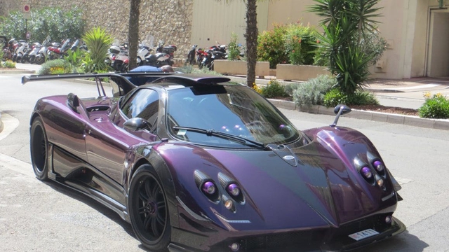 Pagani Zonda cũ bán ra với giá gần bằng 4 chiếc Bugatti Chiron nhờ tên tuổi của chủ xe - Ảnh 4.