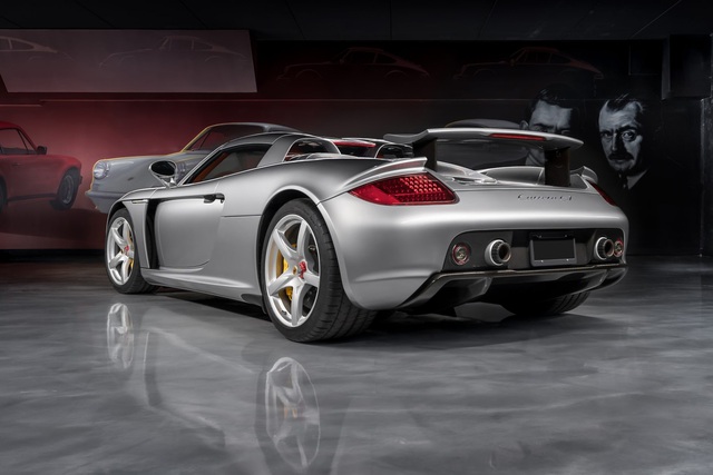 Porsche Carrera GT bán đấu giá 2 triệu USD và đây cách các đại gia làm giàu từ siêu xe - Ảnh 3.