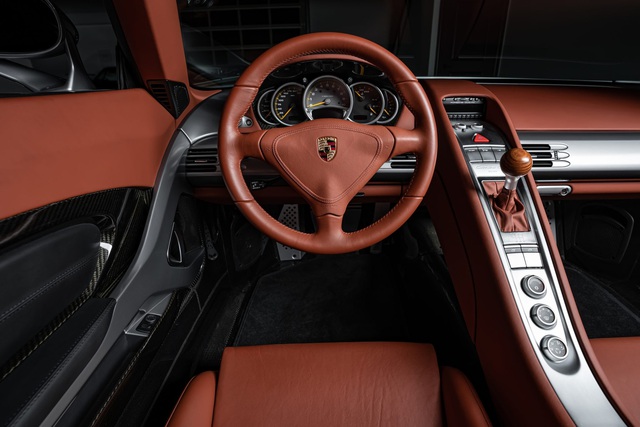 Porsche Carrera GT bán đấu giá 2 triệu USD và đây cách các đại gia làm giàu từ siêu xe - Ảnh 5.