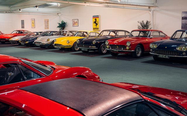 Tay đua vô danh bất ngờ nổi tiếng nhờ rao bán 28 chiếc Ferrari hiếm giá hàng chục triệu USD - Ảnh 1.